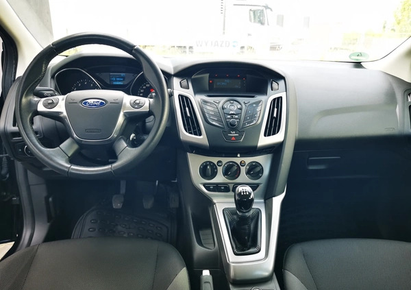 Ford Focus cena 23900 przebieg: 185800, rok produkcji 2013 z Złocieniec małe 154